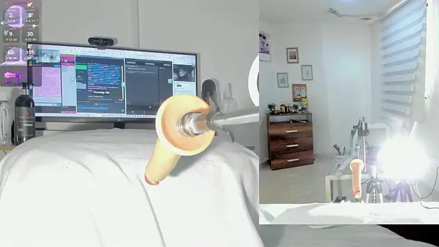 sofi velez online show from 11/08/25, 05:05