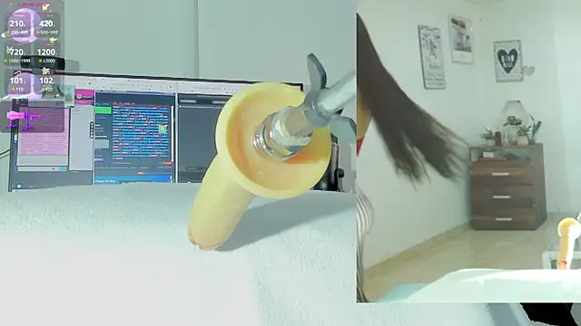 Snapshot of sofi_velez chatting on 01/17/26, 05:16 sofi velez online show from 01/17/26, 05:16