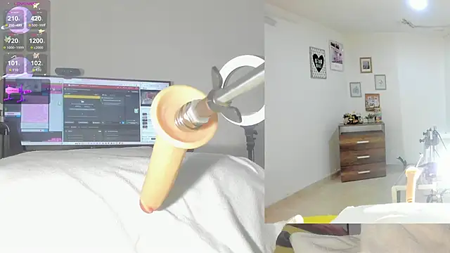 sofi velez online show from 10/17/25, 05:26