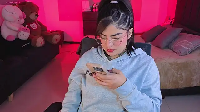 Catalinaa martinez online show from 05/08/26, 02:04