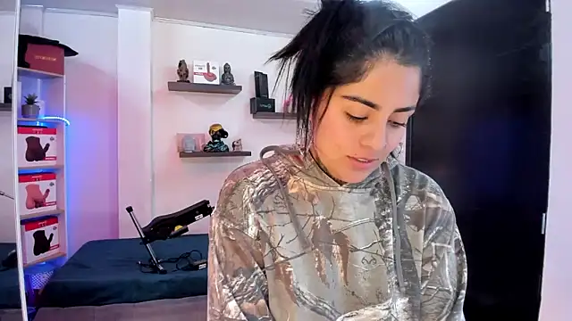 Catalinaa martinez online show from 02/24/25, 07:30