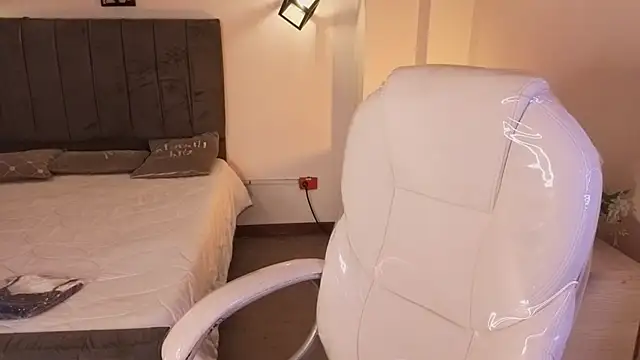 Catalinaa martinez online show from 11/16/25, 03:22