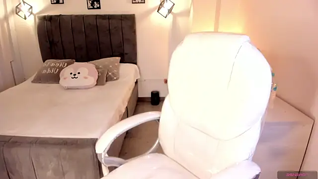 Catalinaa martinez online show from 09/18/25, 02:47