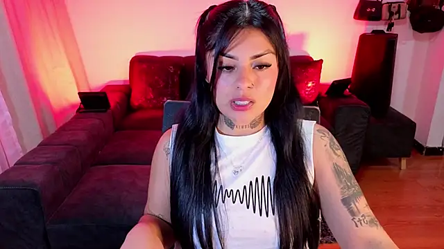 Catalinaa martinez online show from 12/18/25, 09:40