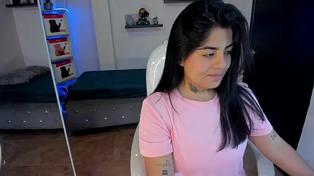 Catalinaa martinez online show from 02/15/25, 08:45