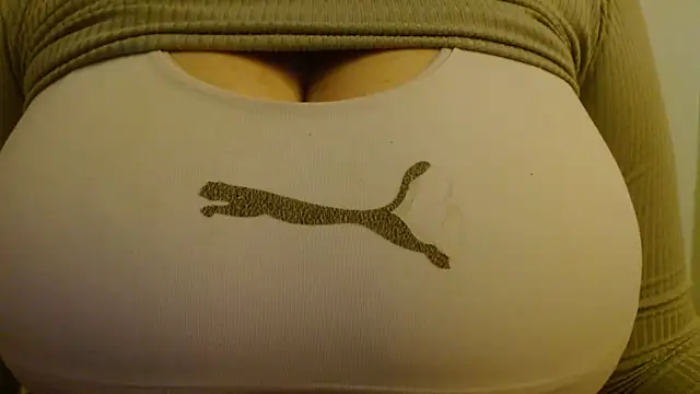 AnnyelinnaLove online show from 10/11/25, 04:02