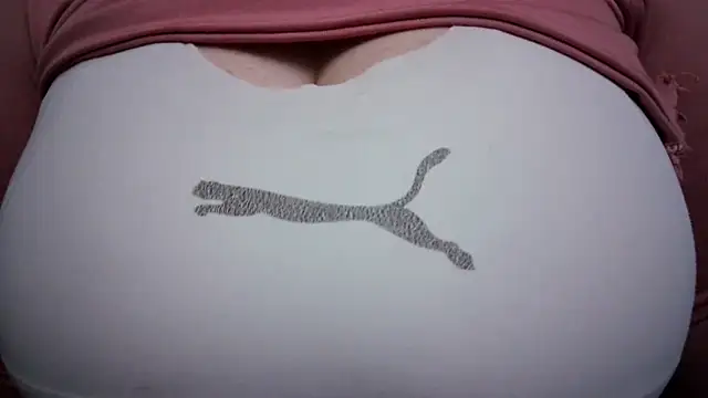 Snapshot of AnnyelinnaLove chatting on 12/18/25, 02:16 AnnyelinnaLove online show from 12/18/25, 02:16