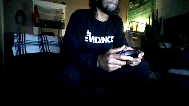 Snapshot of PrettyboyRed chatting on 10/24/25, 02:43 PrettyboyRed online show from 10/24/25, 02:43
