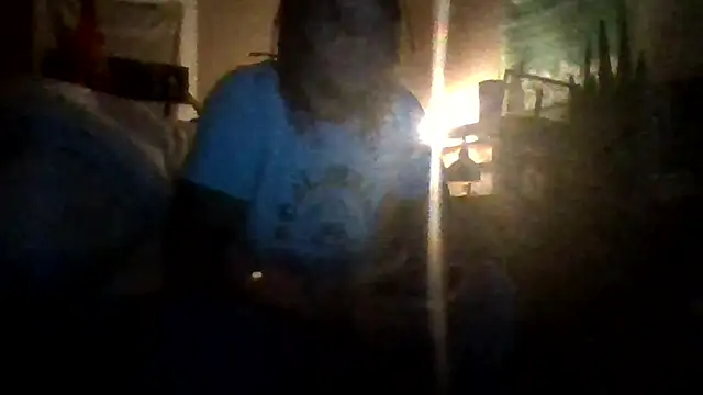 Snapshot of PrettyboyRed chatting on 10/15/25, 07:05 PrettyboyRed online show from 10/15/25, 07:05