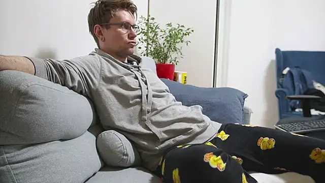 Snapshot of kevin-park chatting on 12/15/25, 07:25 kevin-park online show from 12/15/25, 07:25