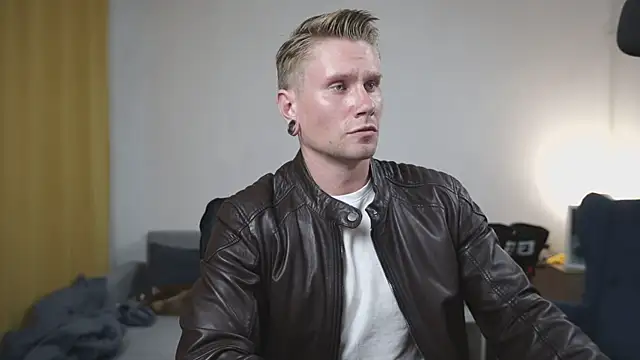 Snapshot of kevin-park chatting on 10/03/25, 03:13 kevin-park online show from 10/03/25, 03:13