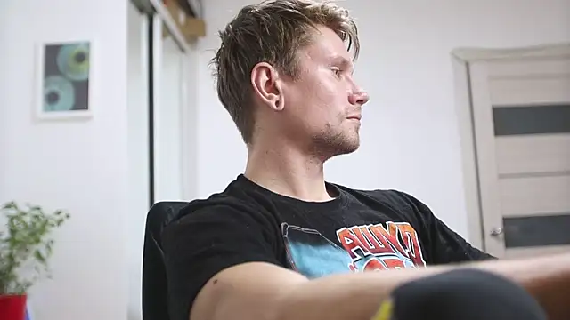 Snapshot of kevin-park chatting on 12/19/25, 06:49 kevin-park online show from 12/19/25, 06:49