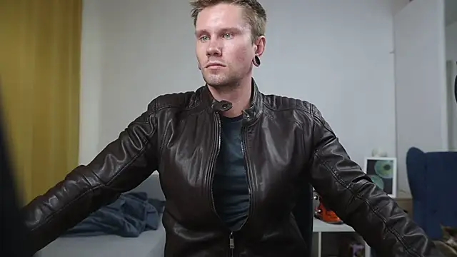 Snapshot of kevin-park chatting on 09/21/25, 03:06 kevin-park online show from 09/21/25, 03:06