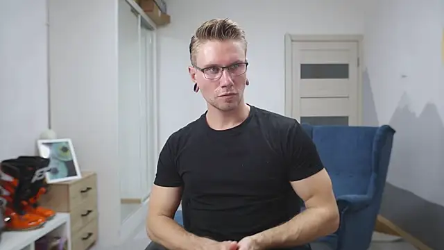 Snapshot of kevin-park chatting on 10/06/25, 12:17 kevin-park online show from 10/06/25, 12:17