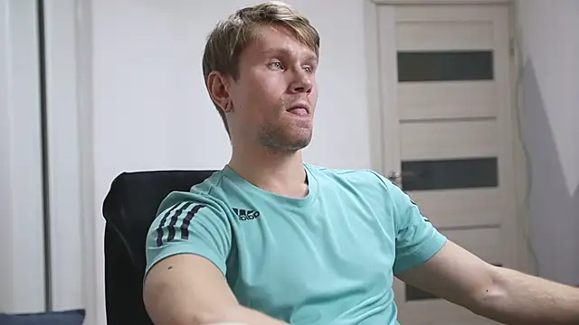 Snapshot of kevin-park chatting on 12/17/25, 09:03 kevin-park online show from 12/17/25, 09:03