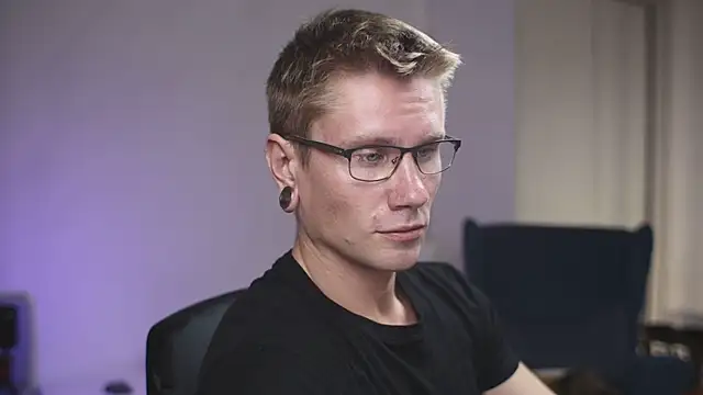 Snapshot of kevin-park chatting on 09/16/25, 12:39 kevin-park online show from 09/16/25, 12:39