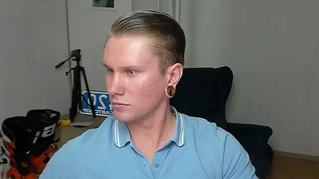 Snapshot of kevin-park chatting on 10/19/25, 01:47 kevin-park online show from 10/19/25, 01:47