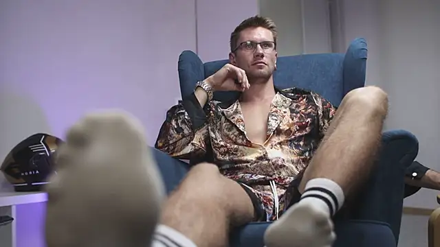 Snapshot of kevin-park chatting on 09/13/25, 05:02 kevin-park online show from 09/13/25, 05:02