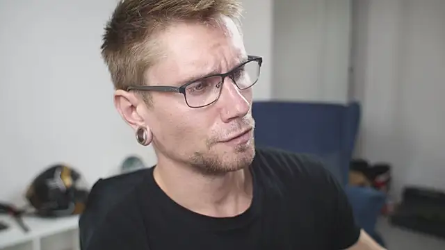 Snapshot of kevin-park chatting on 09/14/25, 12:27 kevin-park online show from 09/14/25, 12:27