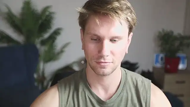 Snapshot of kevin-park chatting on 12/01/25, 06:42 kevin-park online show from 12/01/25, 06:42