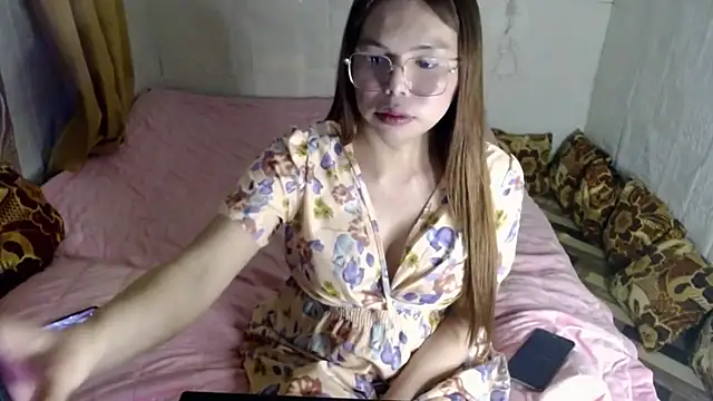 alondra marie23 online show from 11/27/25, 10:48