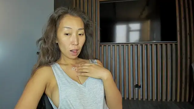 Kimmy sunn online show from 10/22/25, 01:10