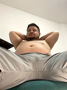 oso dirty  online show from 11/15/25, 06:23