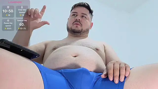 oso dirty  online show from 11/26/25, 06:52