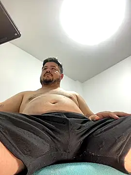 oso dirty  online show from 11/18/25, 06:33