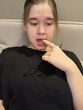 HornyGirlH online show from 03/13/26, 05:23