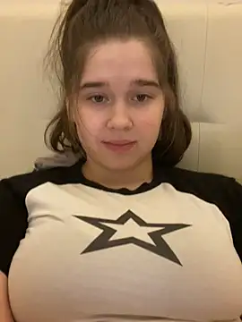Snapshot of HornyGirlH chatting on 02/04/25, 01:34 HornyGirlH online show from 02/04/25, 01:34