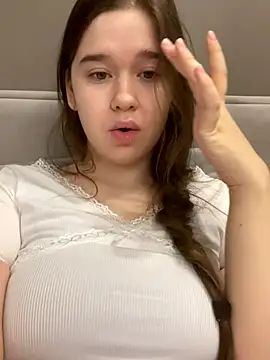 HornyGirlH online show from 12/05/25, 02:00