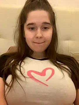 Snapshot of HornyGirlH chatting on 10/20/25, 10:32 HornyGirlH online show from 10/20/25, 10:32
