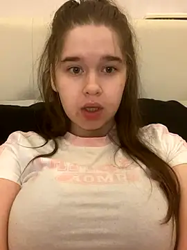Snapshot of HornyGirlH chatting on 09/18/25, 11:52 HornyGirlH online show from 09/18/25, 11:52