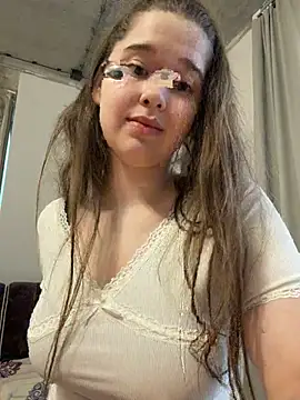Snapshot of HornyGirlH chatting on 05/27/26, 05:09 HornyGirlH online show from 05/27/26, 05:09
