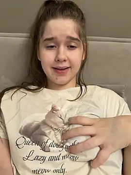 HornyGirlH online show from 04/04/26, 12:06