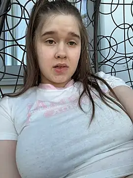 Snapshot of HornyGirlH chatting on 05/22/26, 05:22 HornyGirlH online show from 05/22/26, 05:22