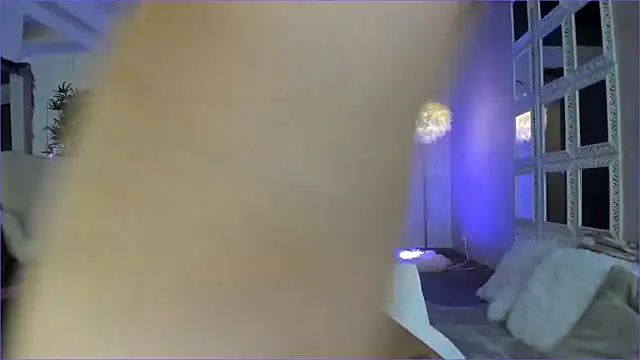 LisaAkira online show from 11/28/25, 07:19