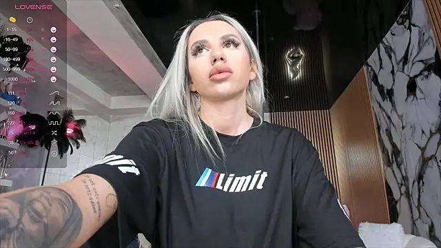 LisaAkira online show from 03/22/26, 07:21