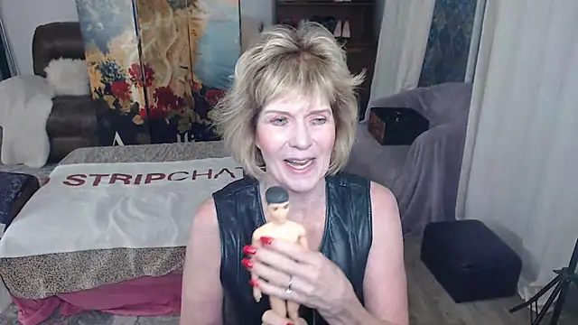 Snapshot of SindeeDix chatting on 01/16/26, 02:21 SindeeDix online show from 01/16/26, 02:21