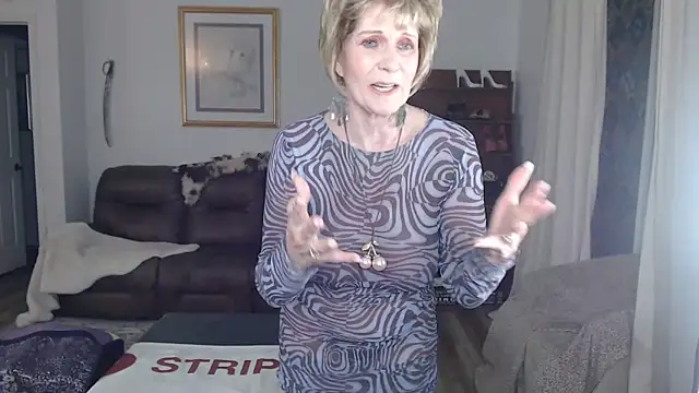 SindeeDix online show from 11/15/25, 01:15