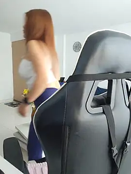 jnilu1227 online show from 03/18/26, 02:08