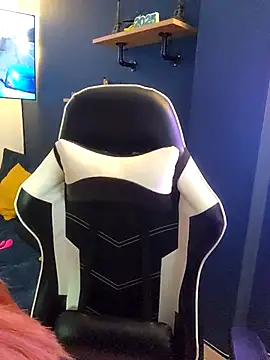 jnilu1227 online show from 02/18/25, 02:27