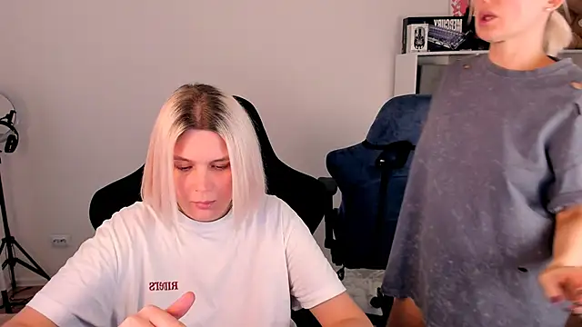 hotblonds online show from 12/21/25, 11:12