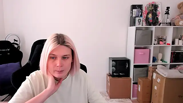 hotblonds online show from 11/14/25, 11:03