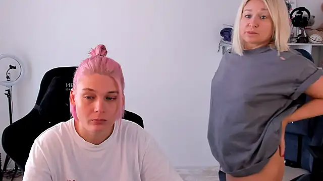 hotblonds online show from 09/25/25, 10:32