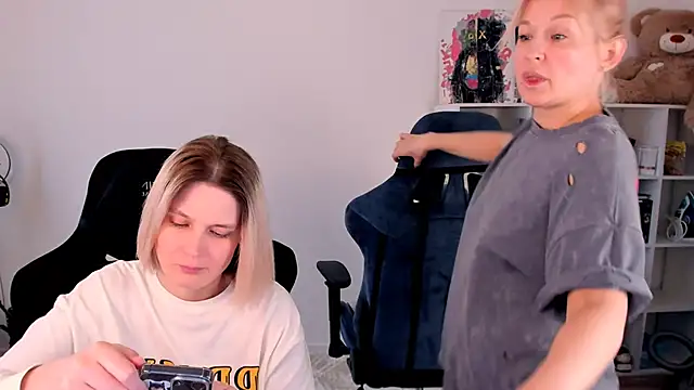 hotblonds online show from 03/19/26, 11:43