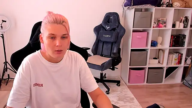 hotblonds online show from 10/03/25, 09:33