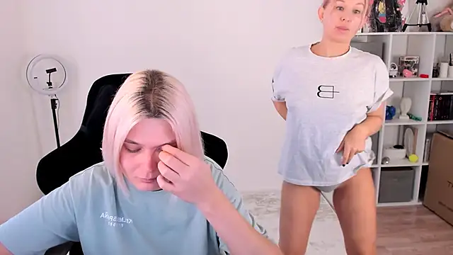 hotblonds online show from 11/08/25, 11:03