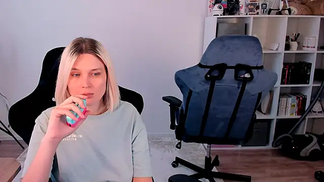 hotblonds online show from 01/09/26, 12:01